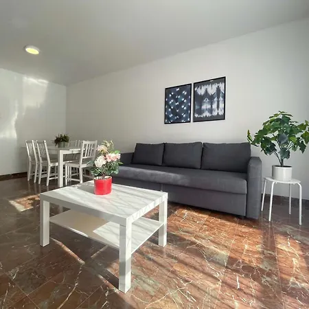 El Pilar 3000 Apartmán *